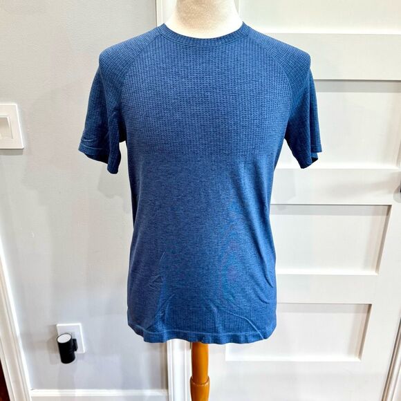 Lululemon Metal Vent 2.0 Performance T-Shirt. Blue. Medium. - Picture 1 of 7